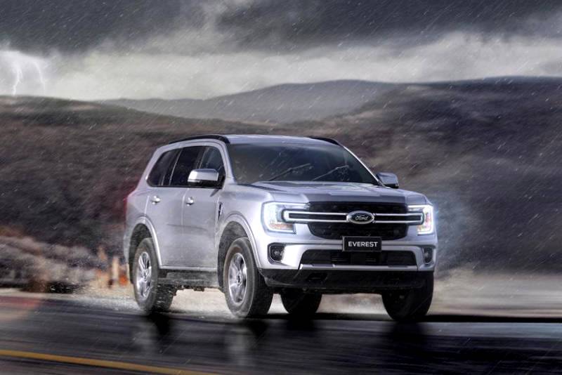 Stay Safe in Torrential Downpours with Ford’s Driving Tips and Comprehensive Safety Technology