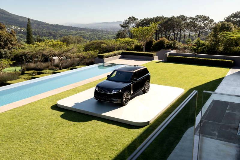 Exclusive new Range Rover SV Onyx Edition unveiled at inaugural Range Rover House in South Africa