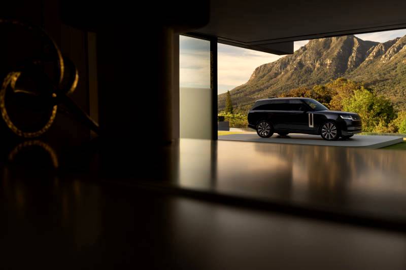 Exclusive new Range Rover SV Onyx Edition unveiled at inaugural Range Rover House in South Africa