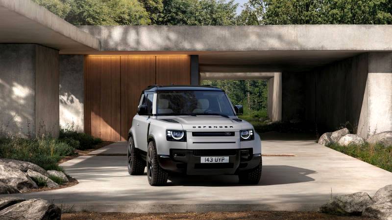 Defender upgraded: The unstoppable 4x4 is now even more distinctive and easy to use