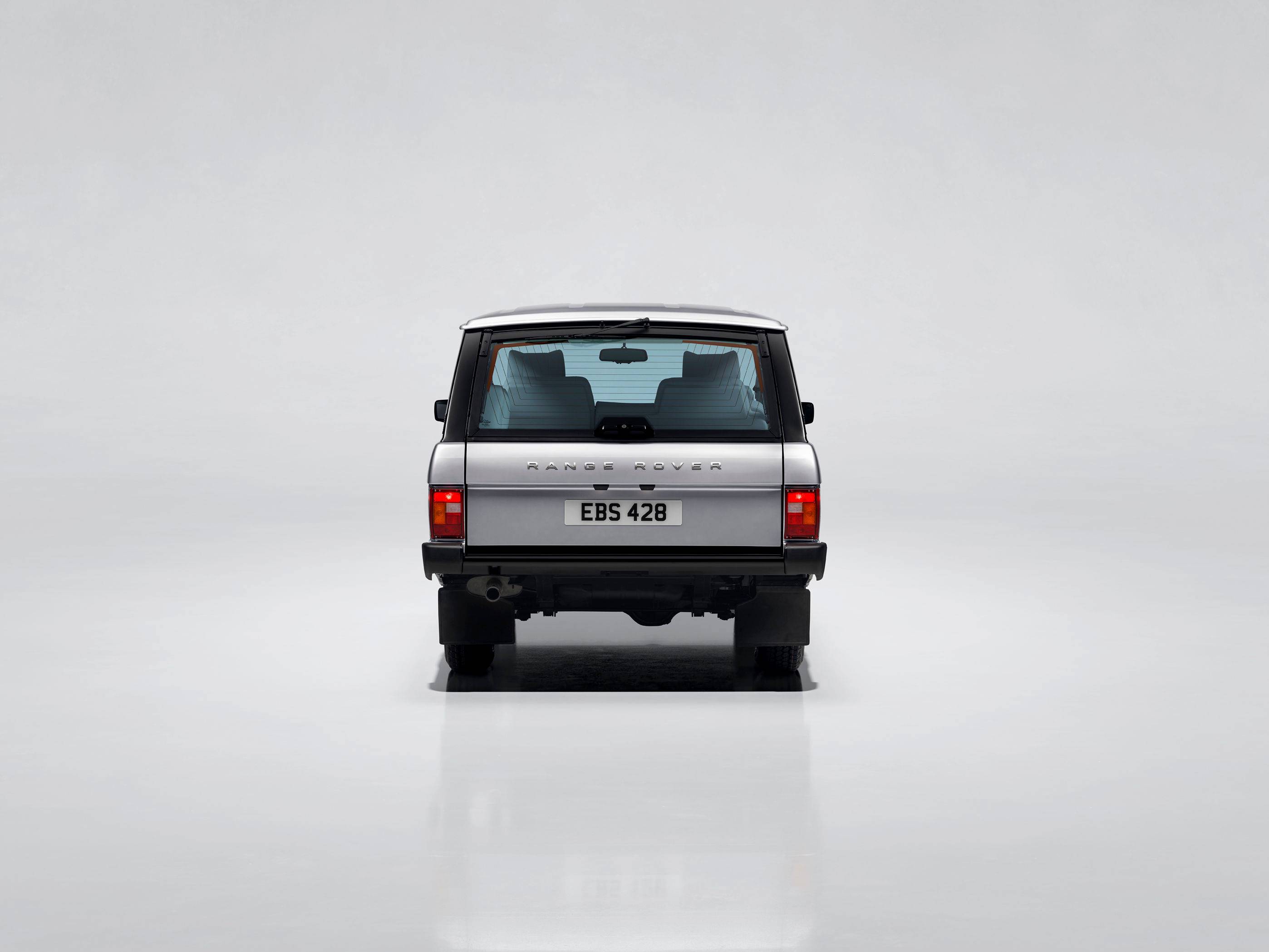 Range Rover Reveals Bespoke Classic at Pebble Beach