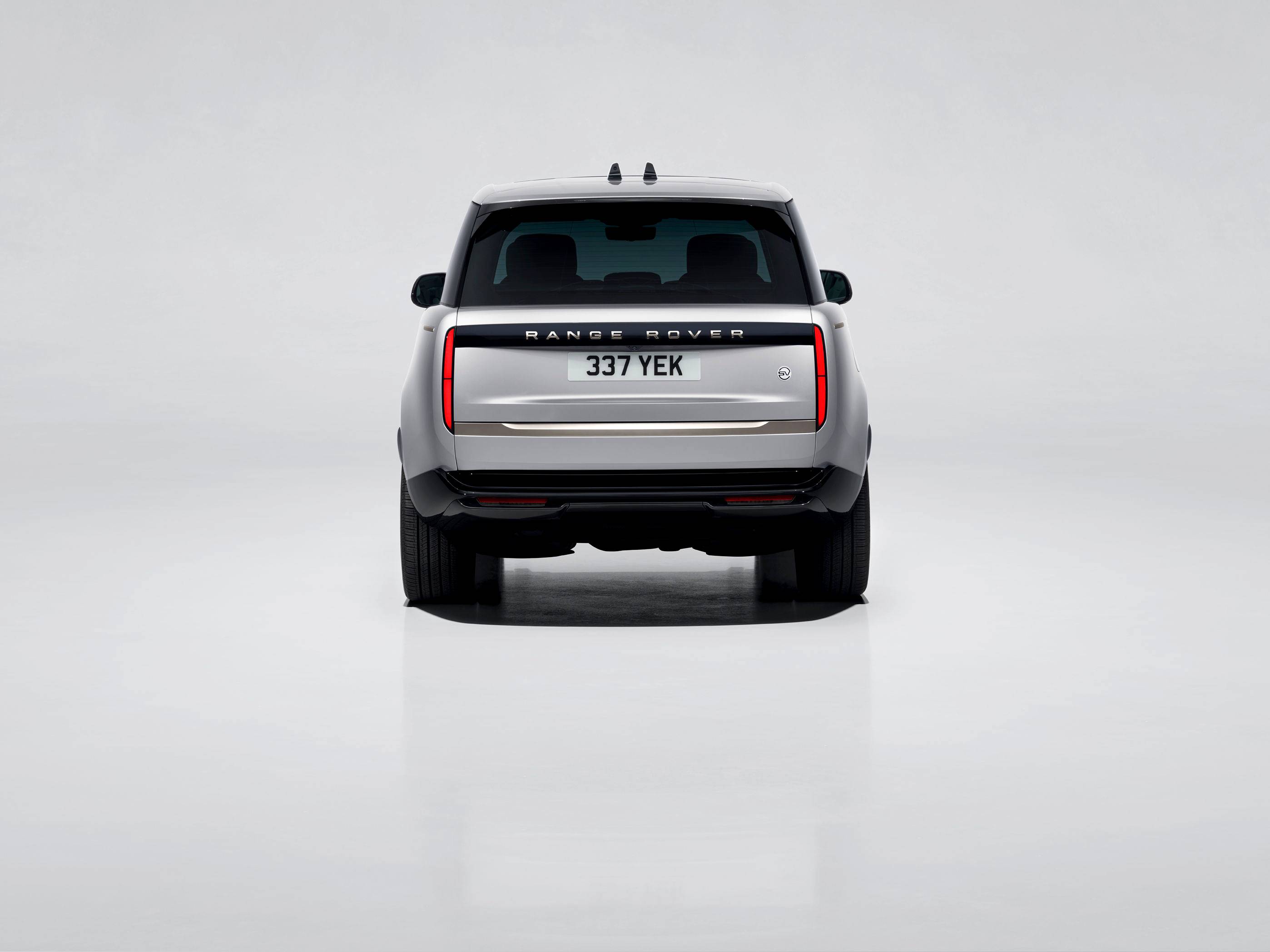 Range Rover Reveals Bespoke Classic at Pebble Beach