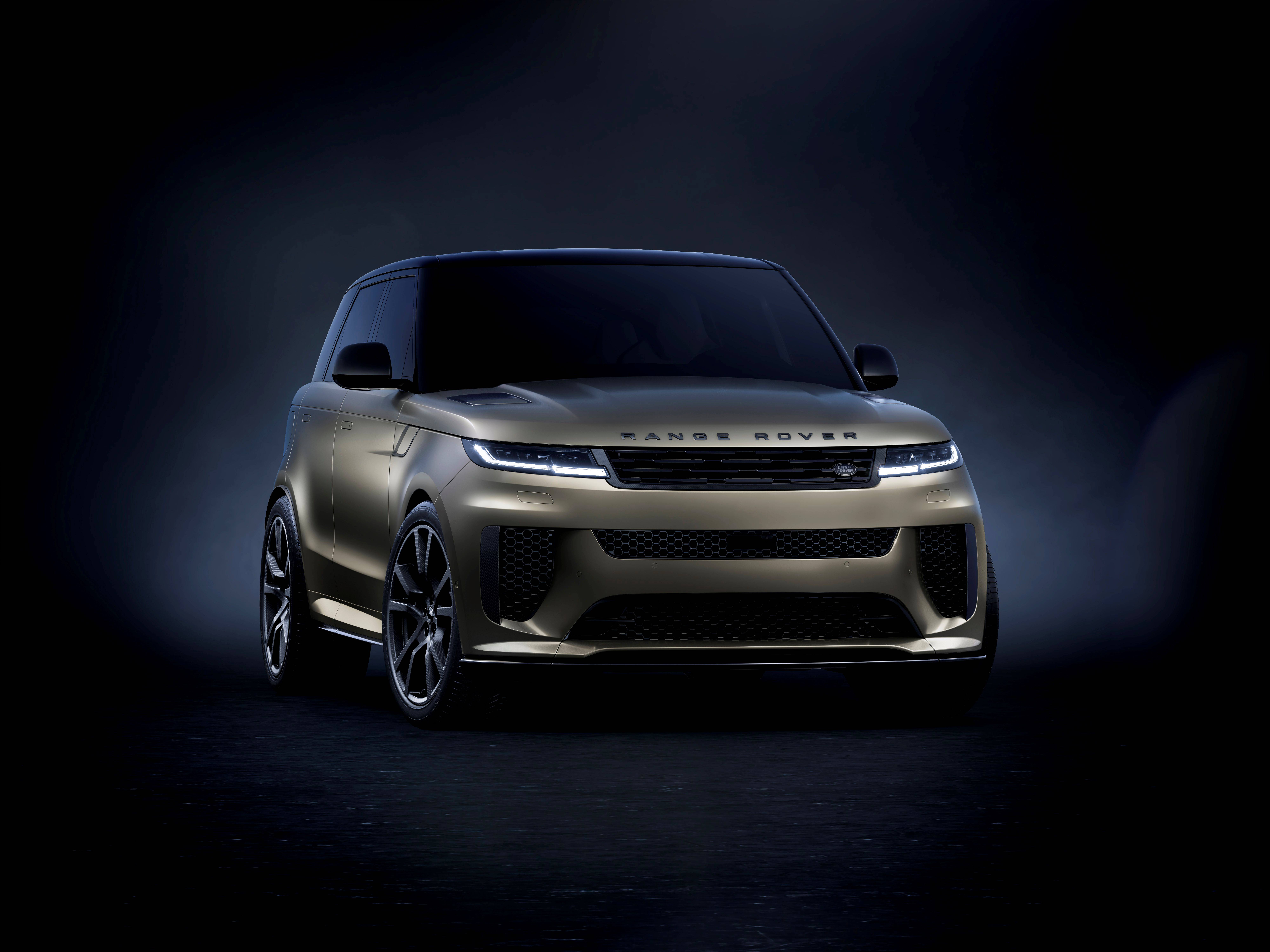Range Rover introduces the British Summertime Collection
