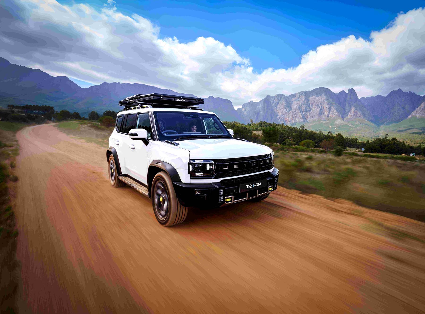 The boxy beauty that offers the best of both worlds in one SUV