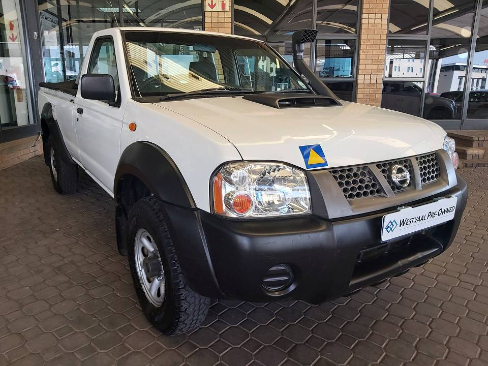 Used 2011 NP300 HARDBODY 2.5 TDi LWB 4X4 for sale in Pretoria ...